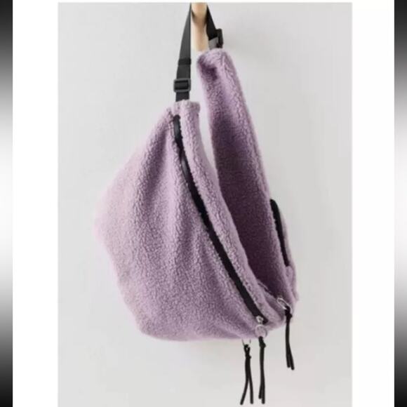 Free People Movement Overachiever Sherpa Sling Bag Purple Lavender Lilac NWT - Picture 1 of 7